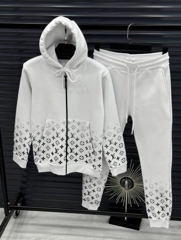 Louis Vuitton Екип